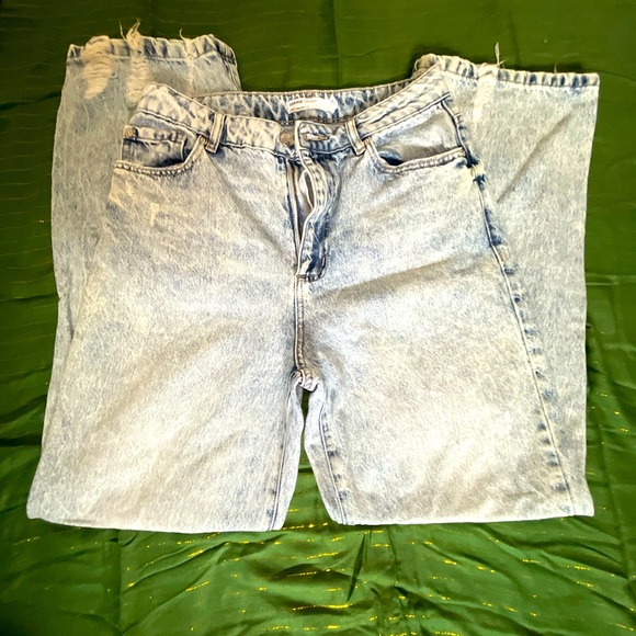 GARAGE Stonewashed High Waisted Jeans - Picture 2 of 4